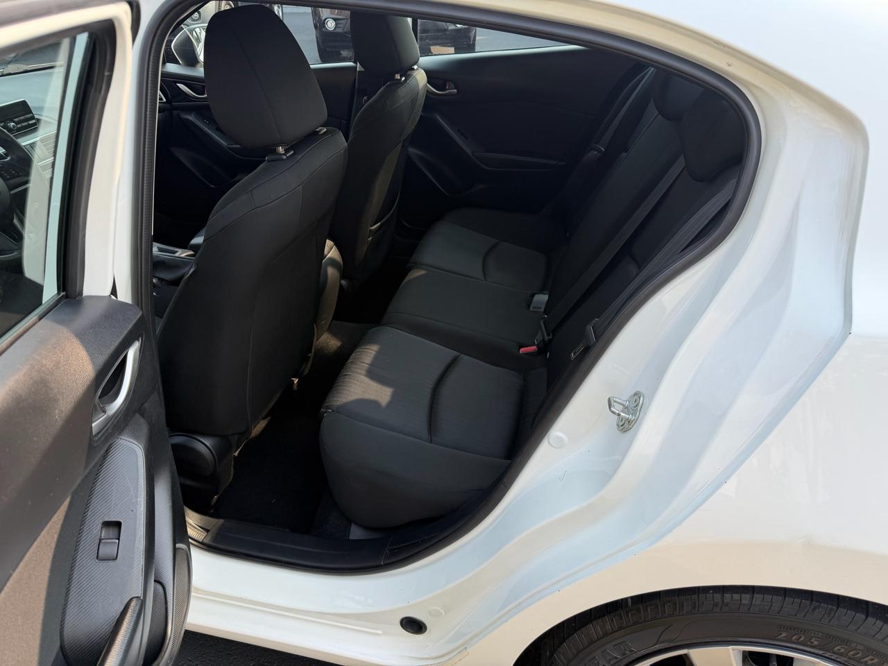 Mazda MAZDA3 i Sport AT 4-Door 2014
