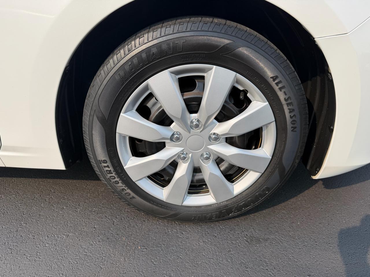 Mazda MAZDA3 i Sport AT 4-Door 2014
