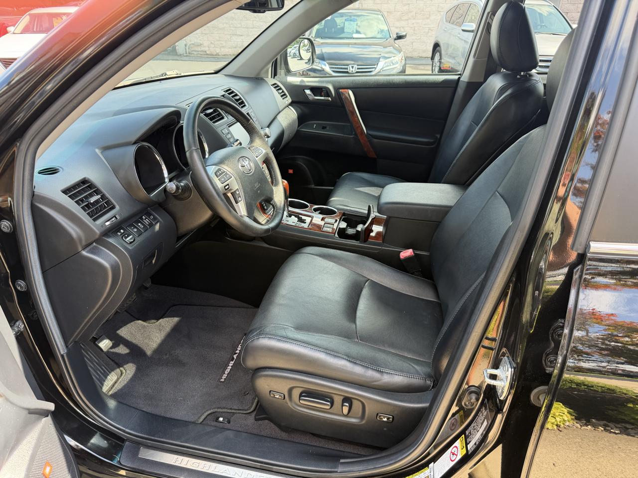Toyota Highlander Limited 4WD 2011