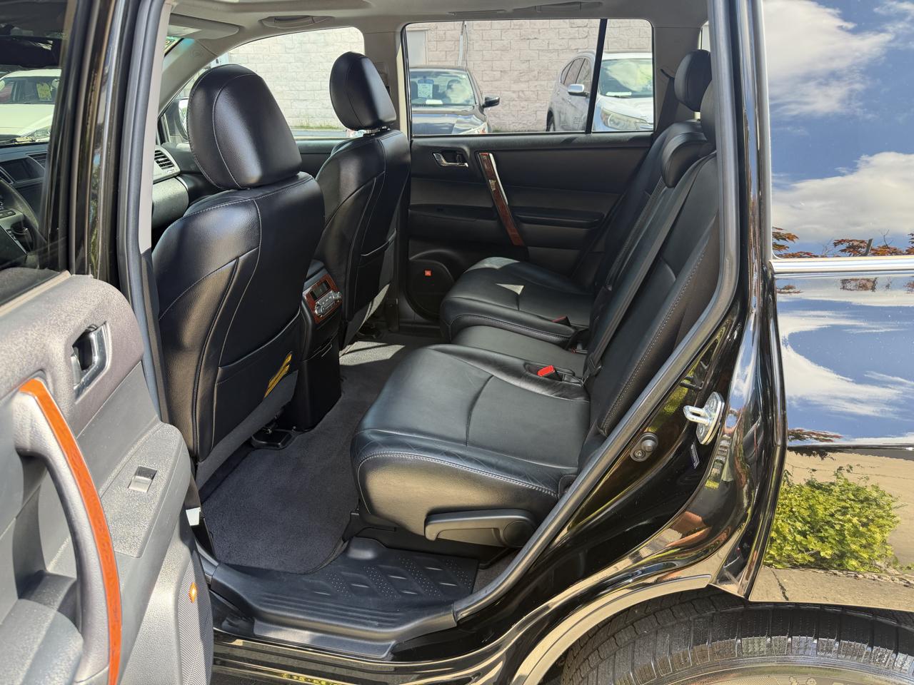 Toyota Highlander Limited 4WD 2011