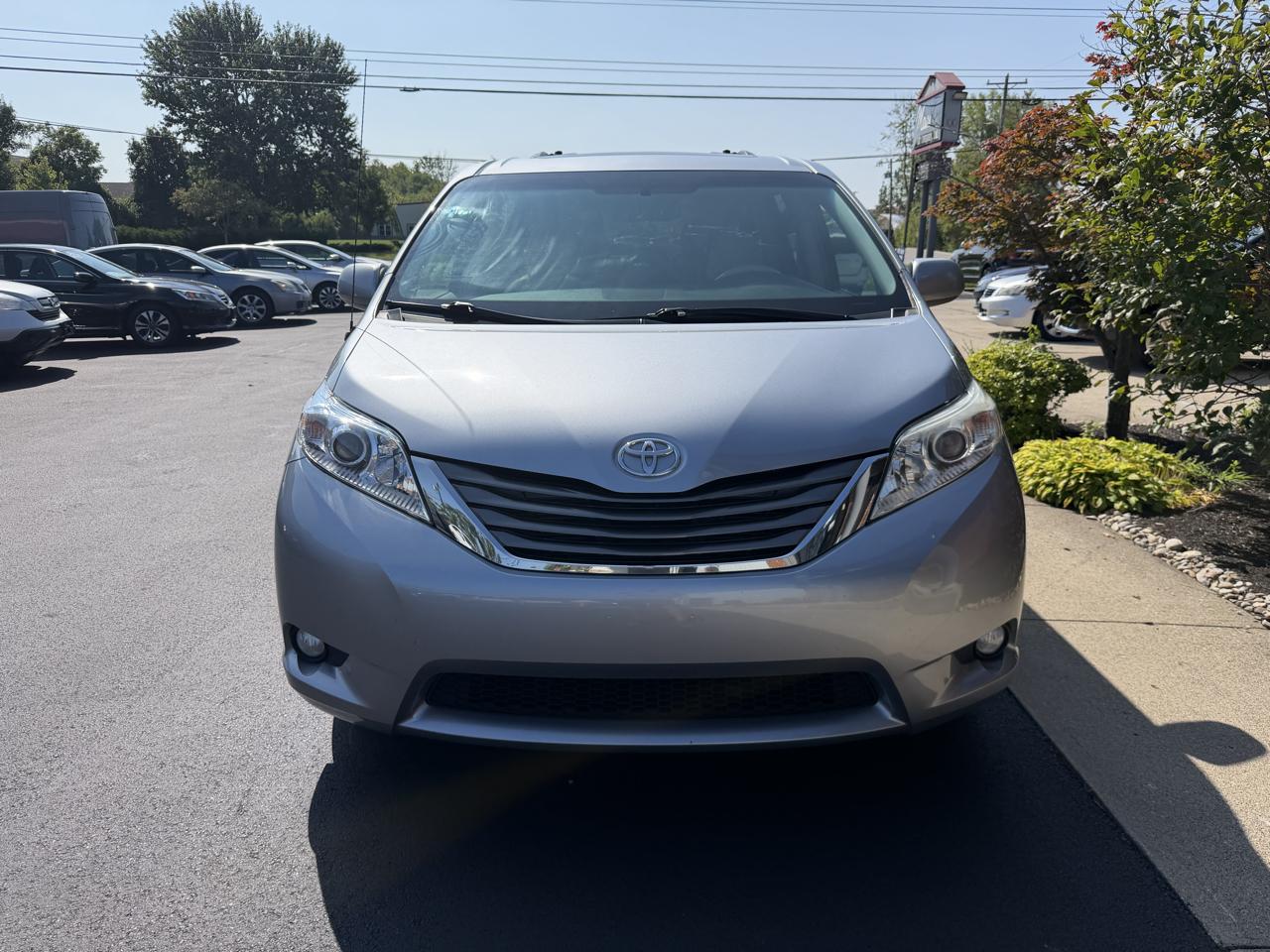 Toyota Sienna XLE FWD 8-Passenger V6 2014