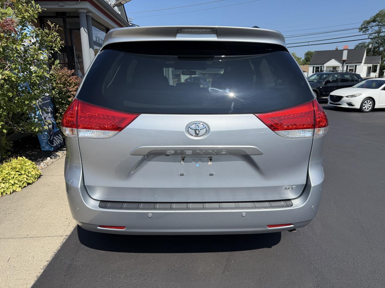 Toyota Sienna XLE FWD 8-Passenger V6 2014