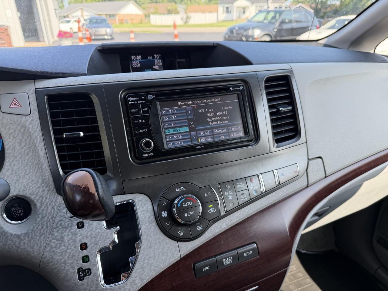 Toyota Sienna XLE FWD 8-Passenger V6 2014