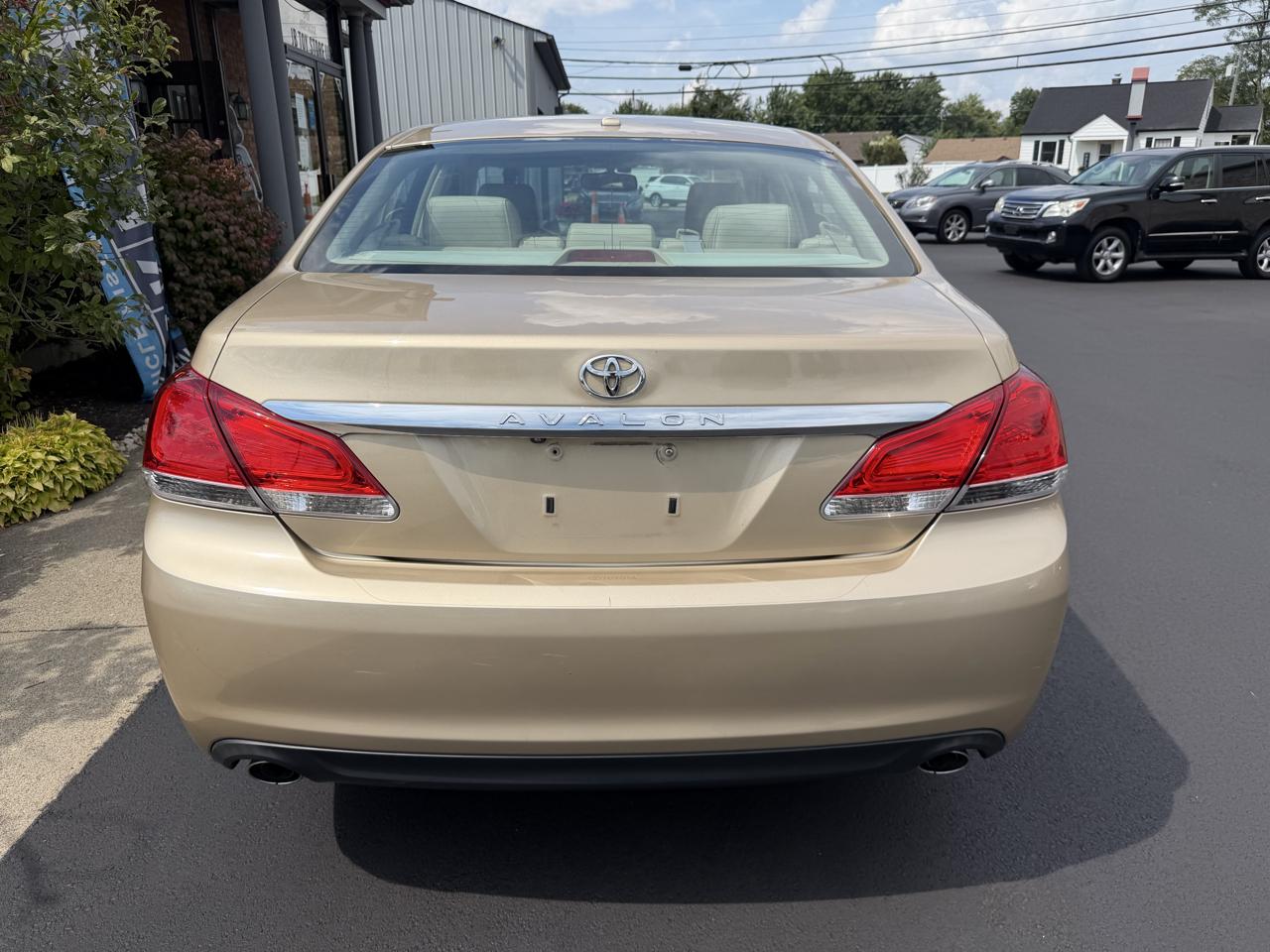 Toyota Avalon Limited 2011