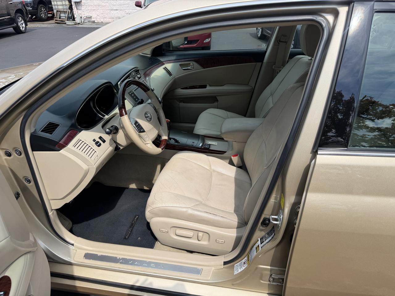 Toyota Avalon Limited 2011