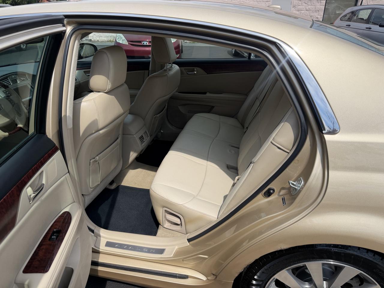 Toyota Avalon Limited 2011