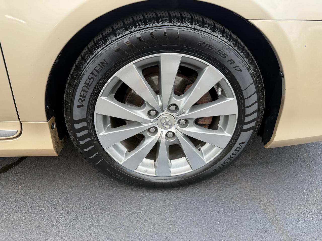 Toyota Avalon Limited 2011