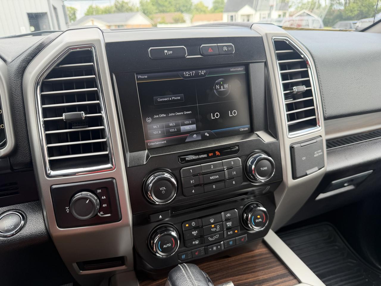 Ford F-150 Lariat SuperCrew 5.5-ft. Bed 4WD 2015