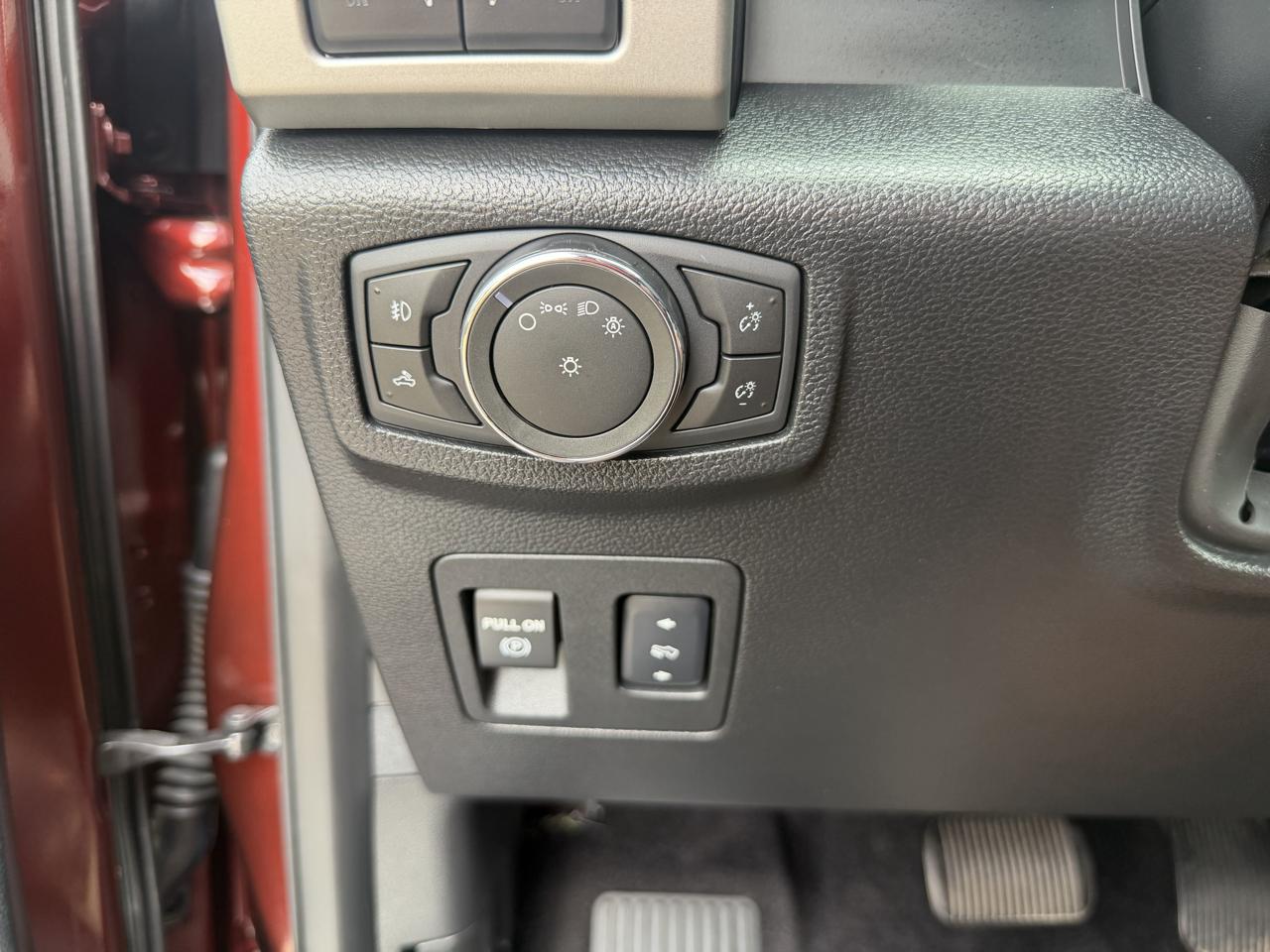 Ford F-150 Lariat SuperCrew 5.5-ft. Bed 4WD 2015