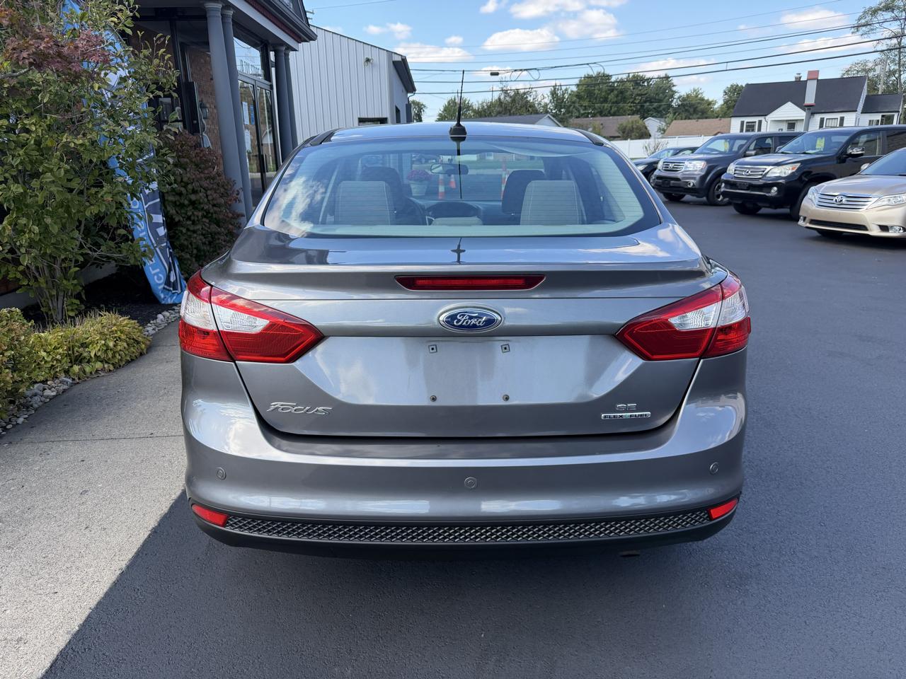Ford Focus SE Sedan 2014