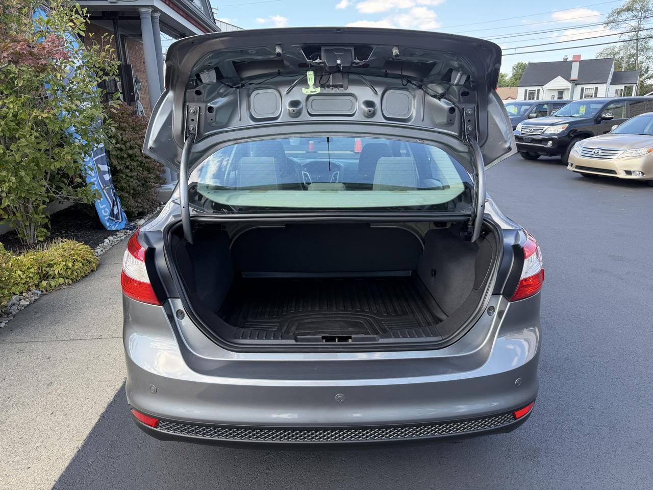 Ford Focus SE Sedan 2014
