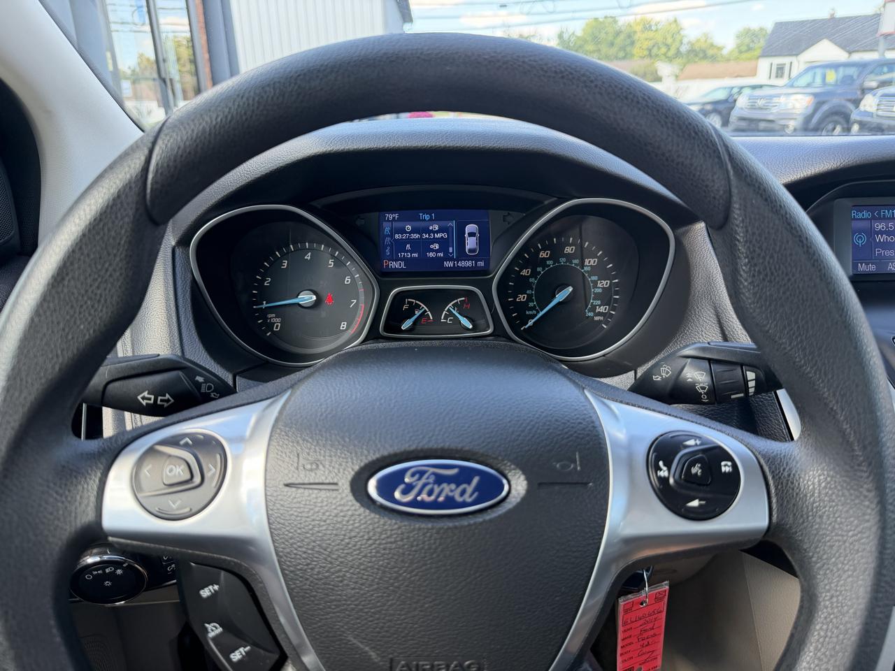 Ford Focus SE Sedan 2014