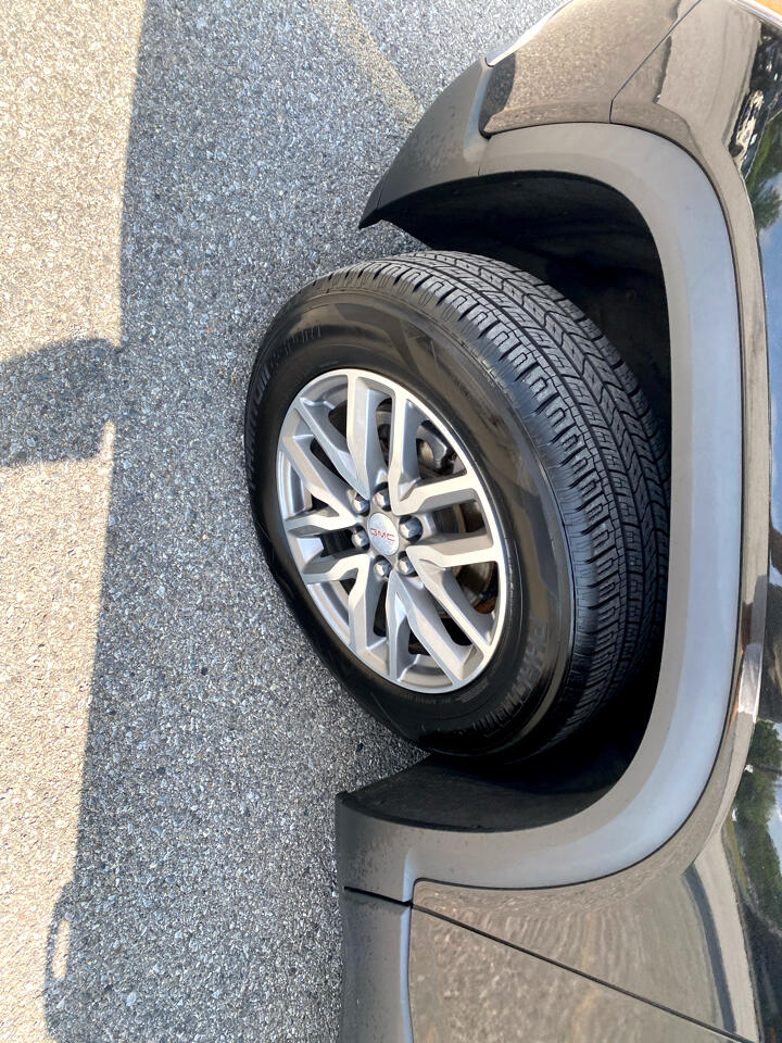 GMC Acadia SLE-2 FWD 2017 GMC Acadia SLE-2 FWD 2017