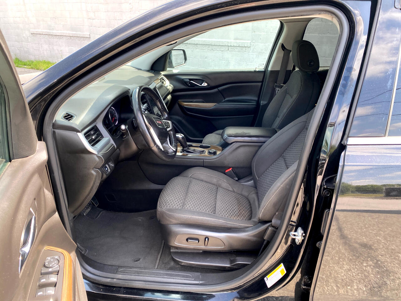 GMC Acadia SLE-2 FWD 2017 GMC Acadia SLE-2 FWD 2017