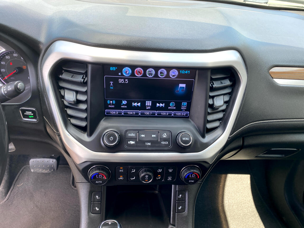 GMC Acadia SLE-2 FWD 2017 GMC Acadia SLE-2 FWD 2017