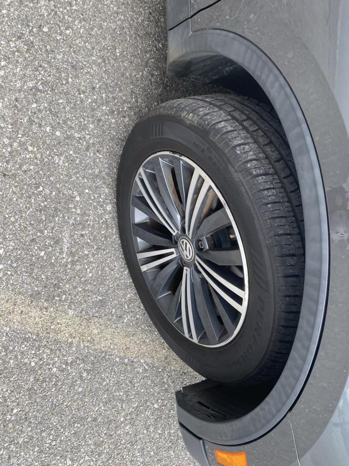 Volkswagen Tiguan SEL 4D SUV 4Motion 2018