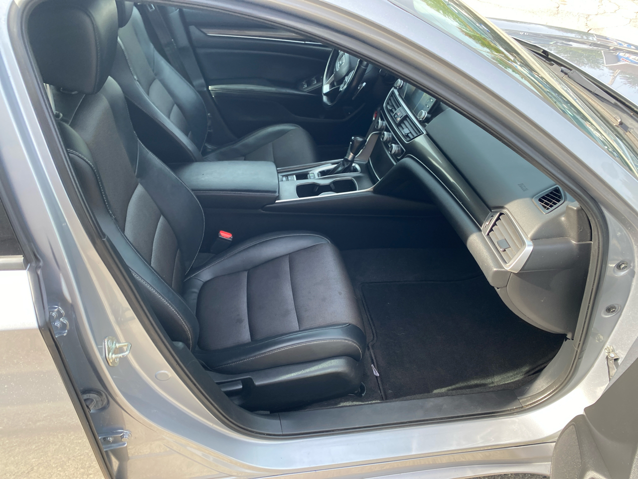 2018 Honda Accord Sport photo 16
