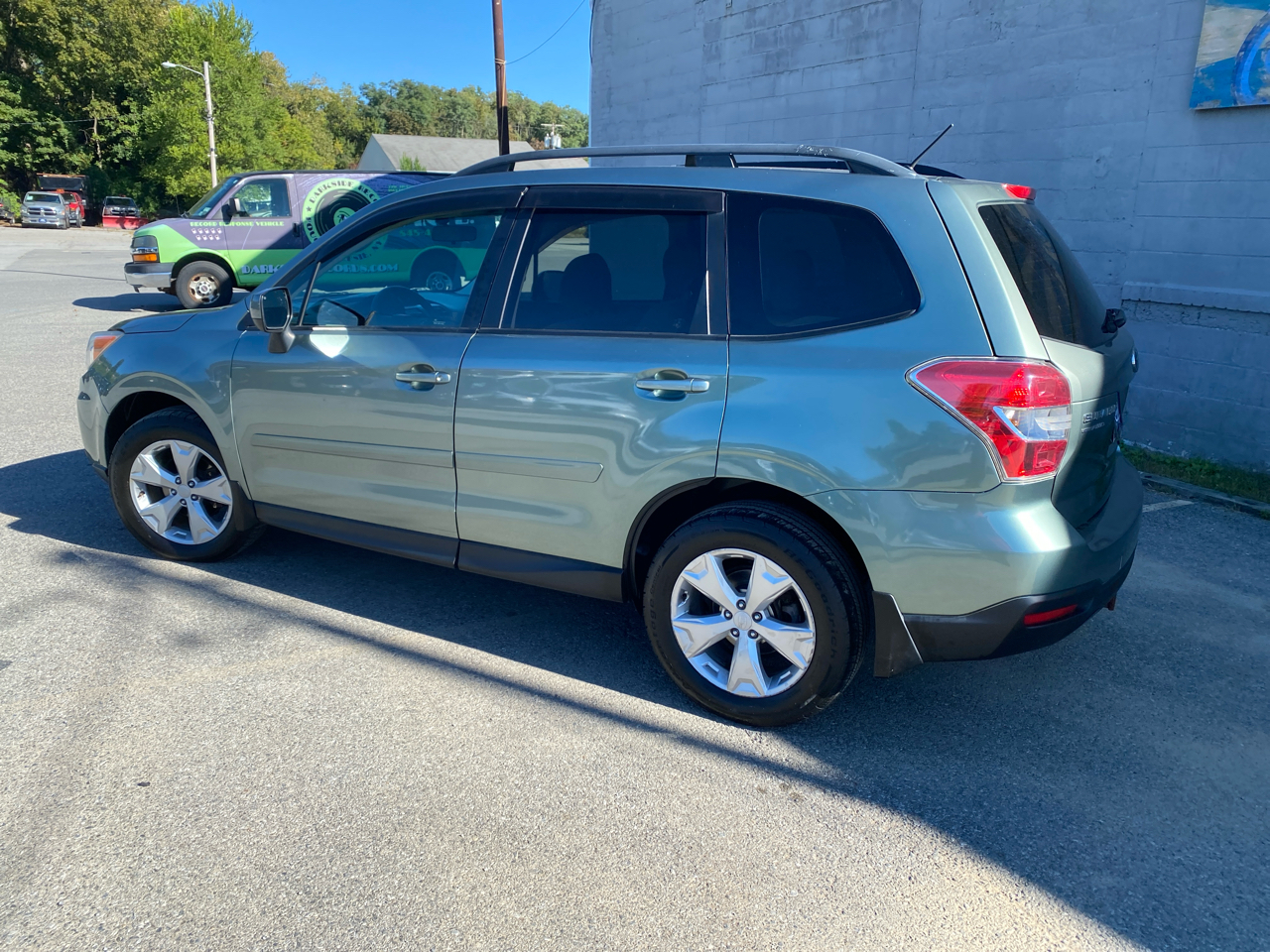 2014 Subaru Forester 2.5i Premium photo 3
