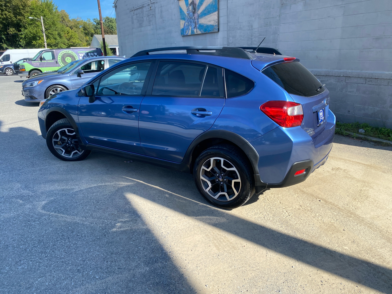 2017 Subaru Crosstrek 2.0i Premium photo 3