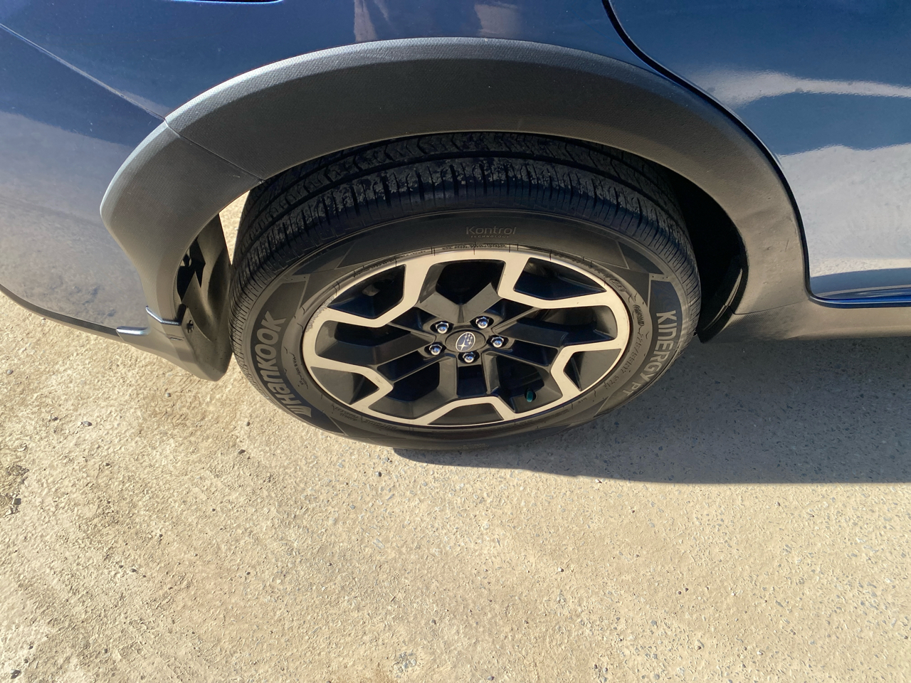 2017 Subaru Crosstrek 2.0i Premium photo 13