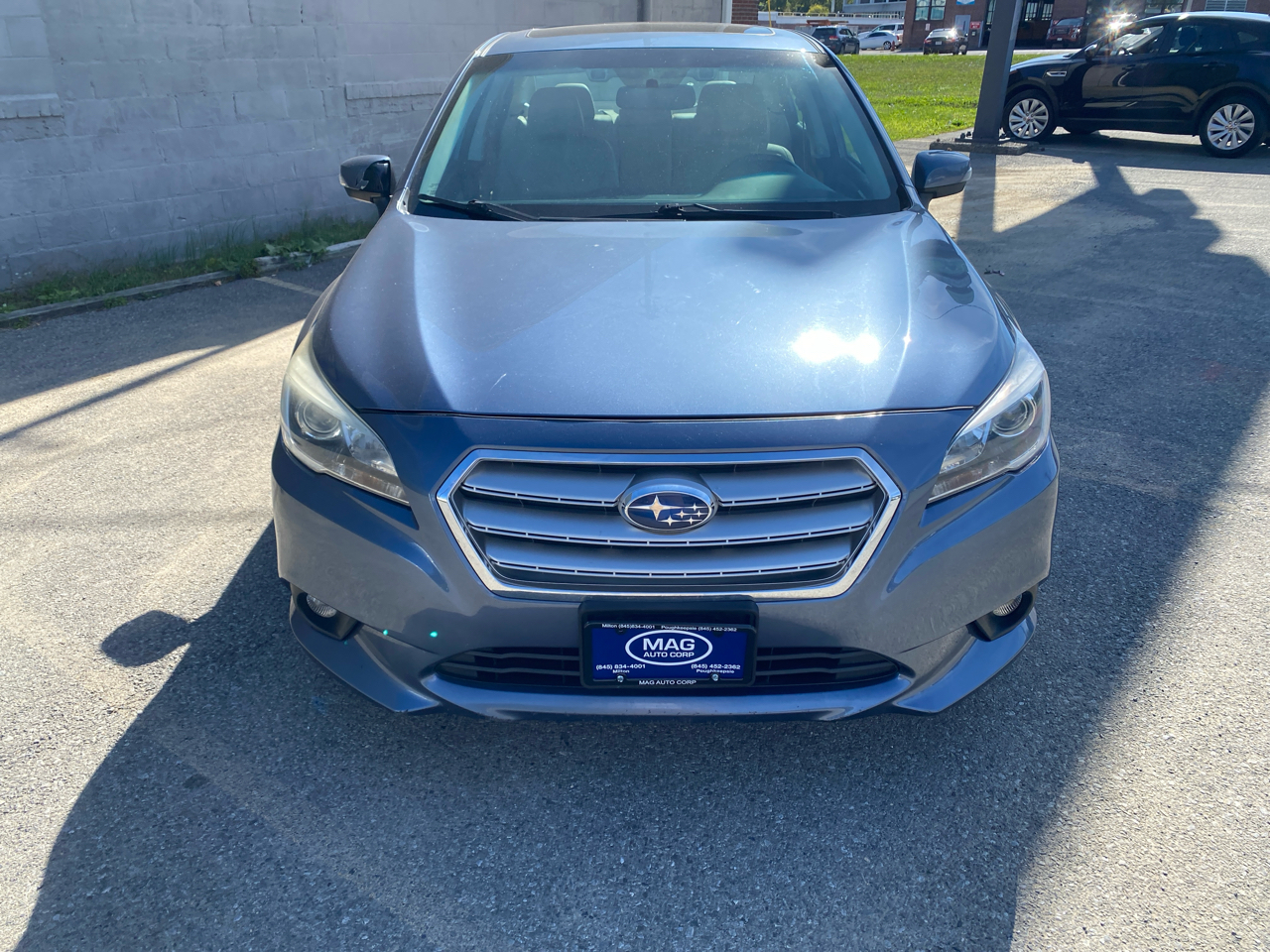 2016 Subaru Legacy 3.6R Limited photo 2