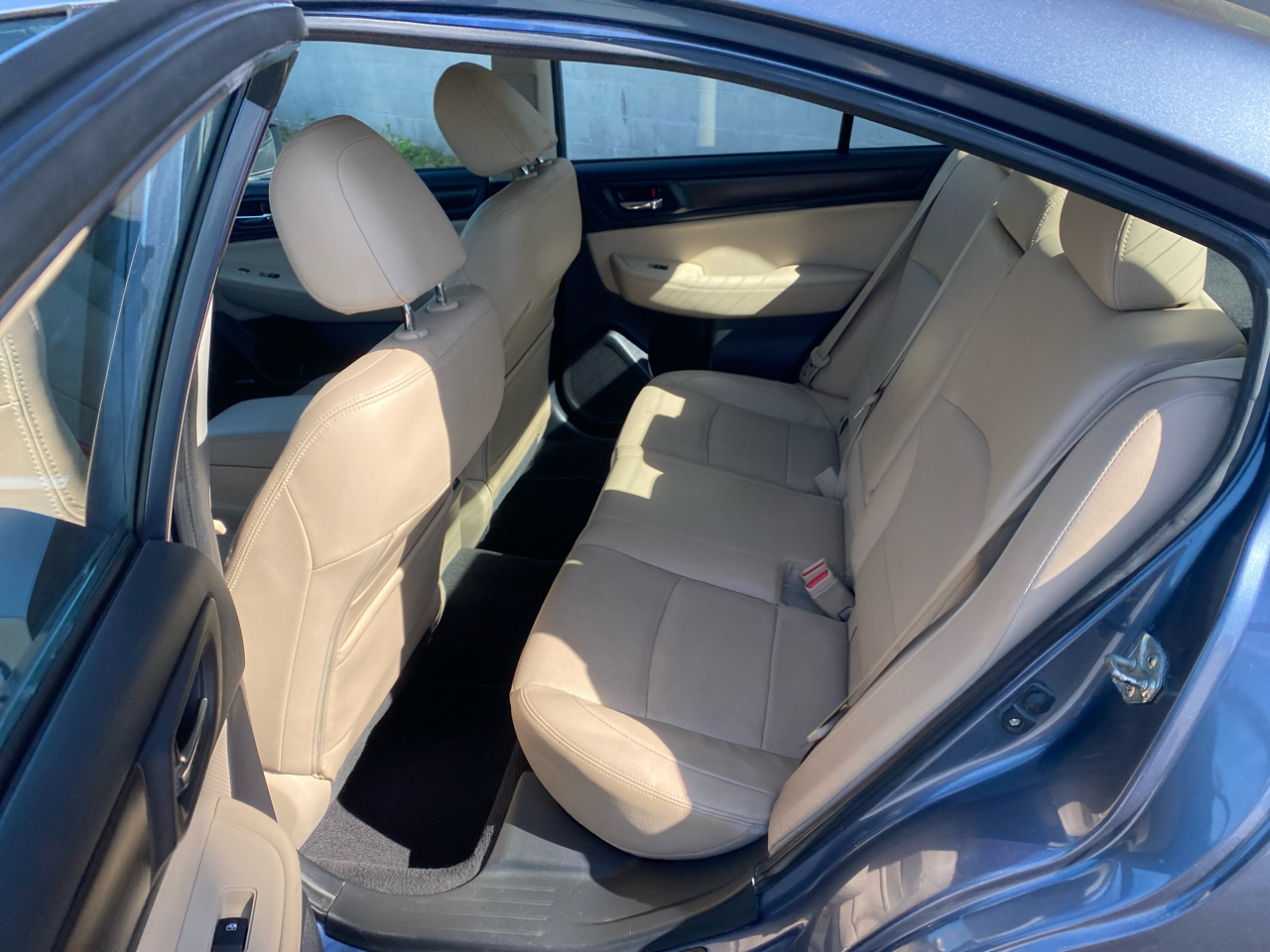 2016 Subaru Legacy 3.6R Limited photo 11
