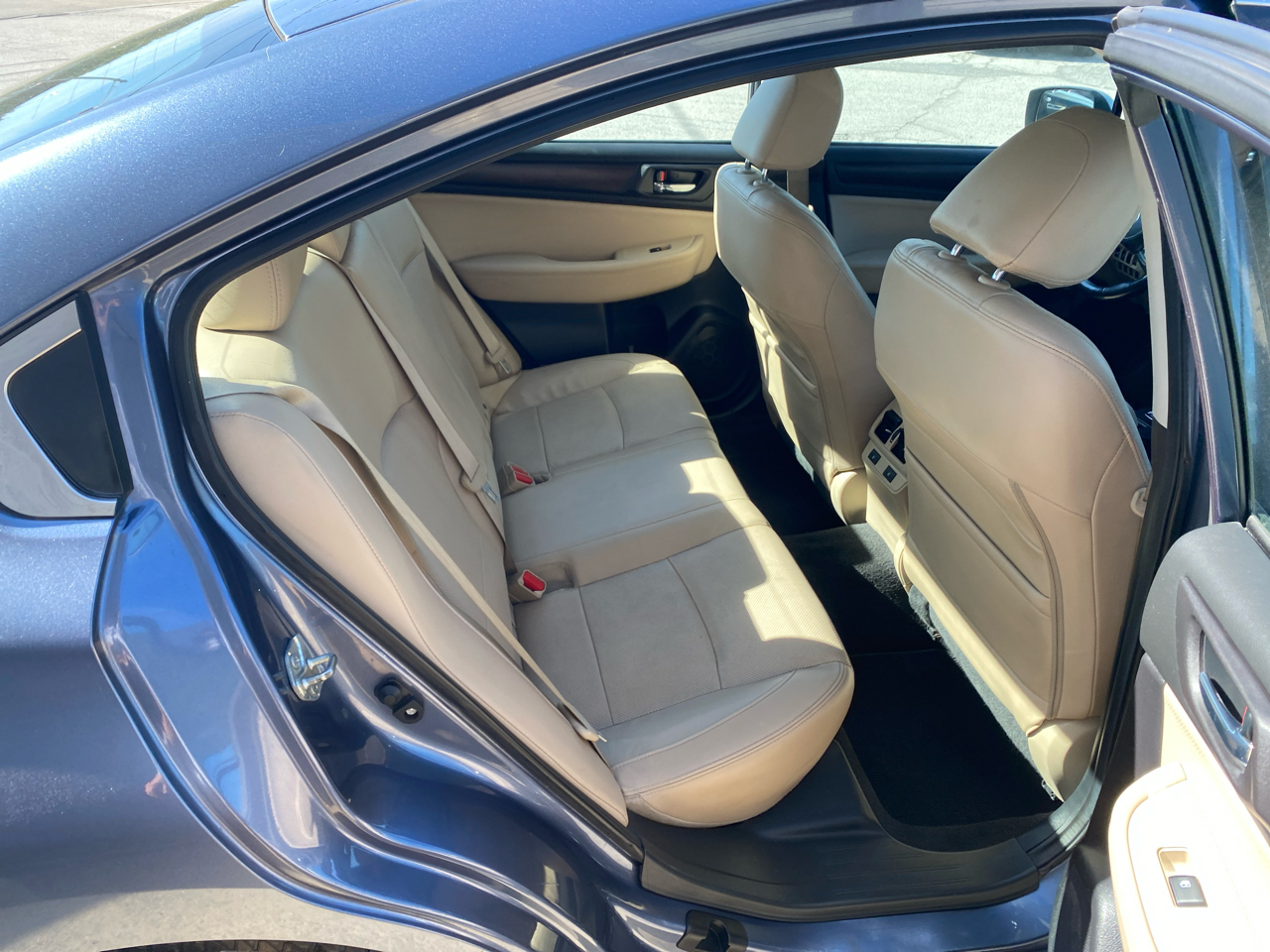 2016 Subaru Legacy 3.6R Limited photo 15