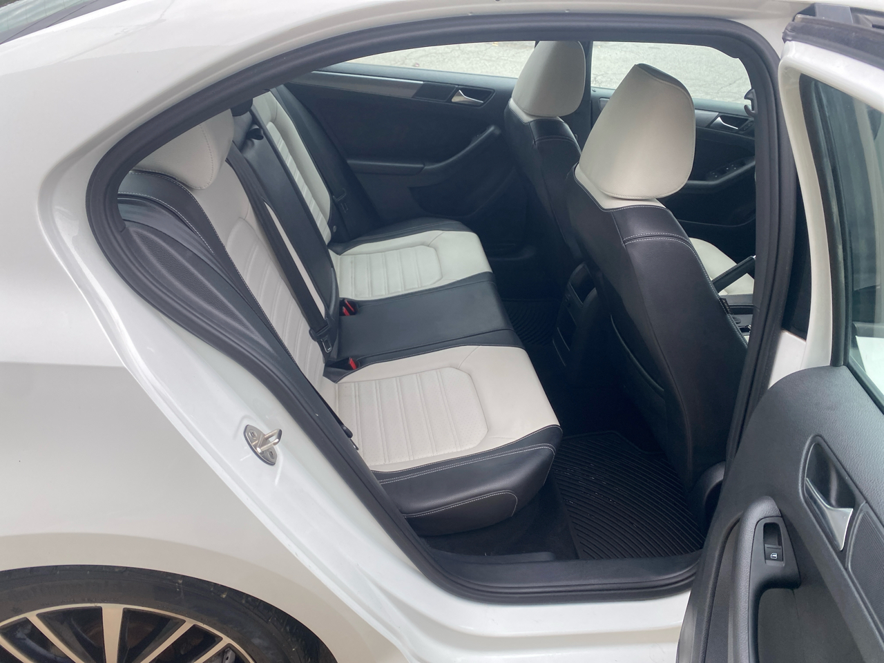 Volkswagen Jetta SE 5M 2016 Volkswagen Jetta SE 5M 2016
