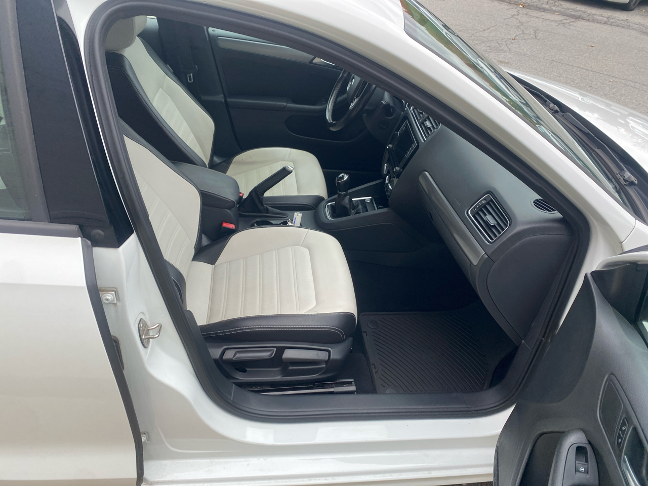 Volkswagen Jetta SE 5M 2016 Volkswagen Jetta SE 5M 2016