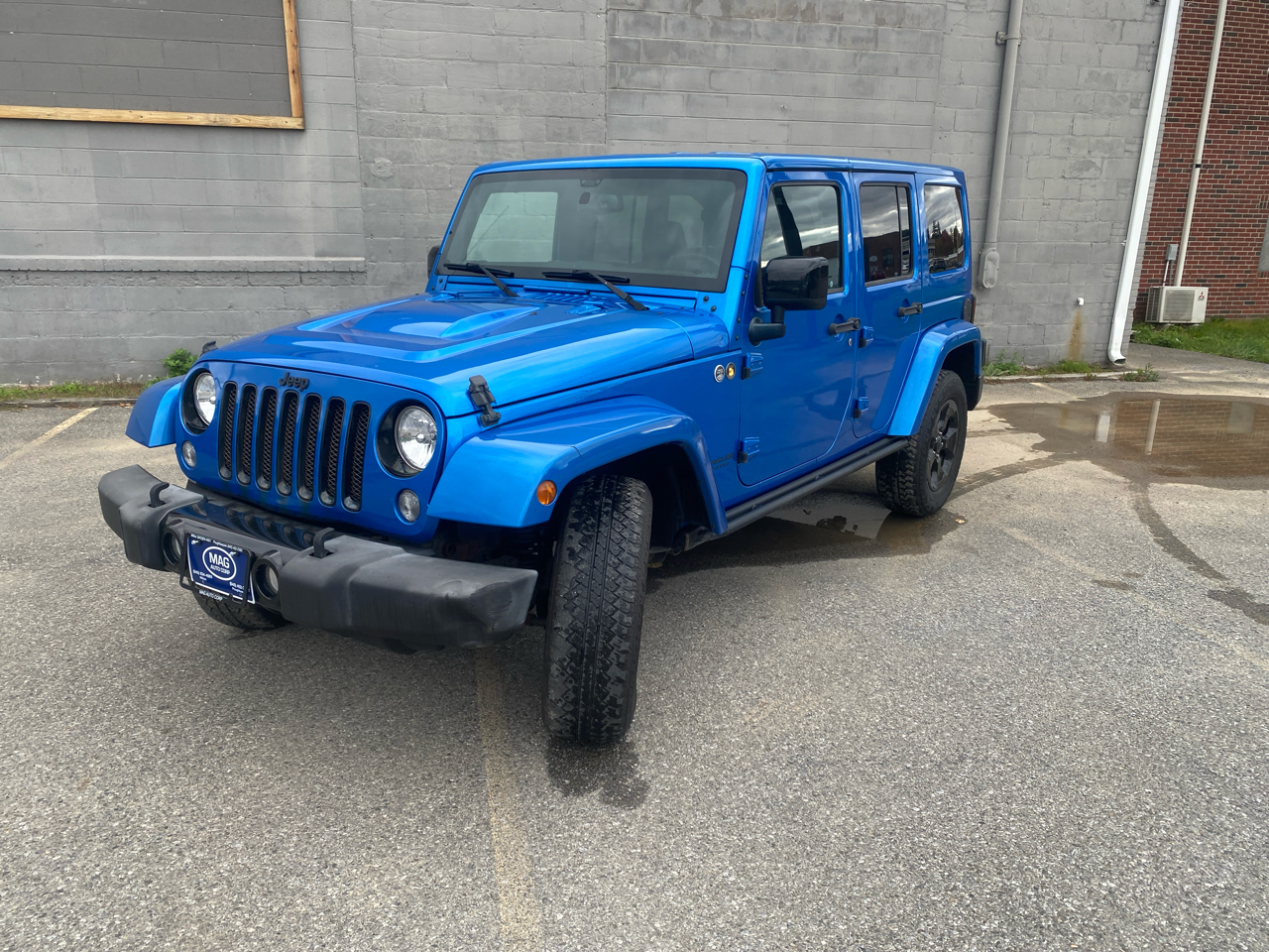 Jeep Wrangler Unlimited Sahara 4WD 2015 Jeep Wrangler Unlimited Sahara 4WD 2015