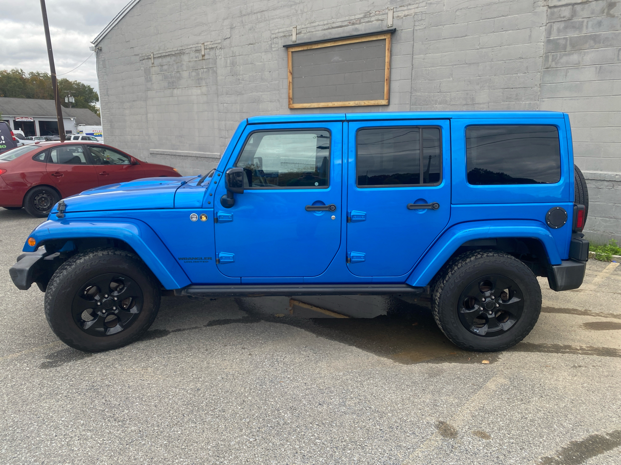 Jeep Wrangler Unlimited Sahara 4WD 2015 Jeep Wrangler Unlimited Sahara 4WD 2015