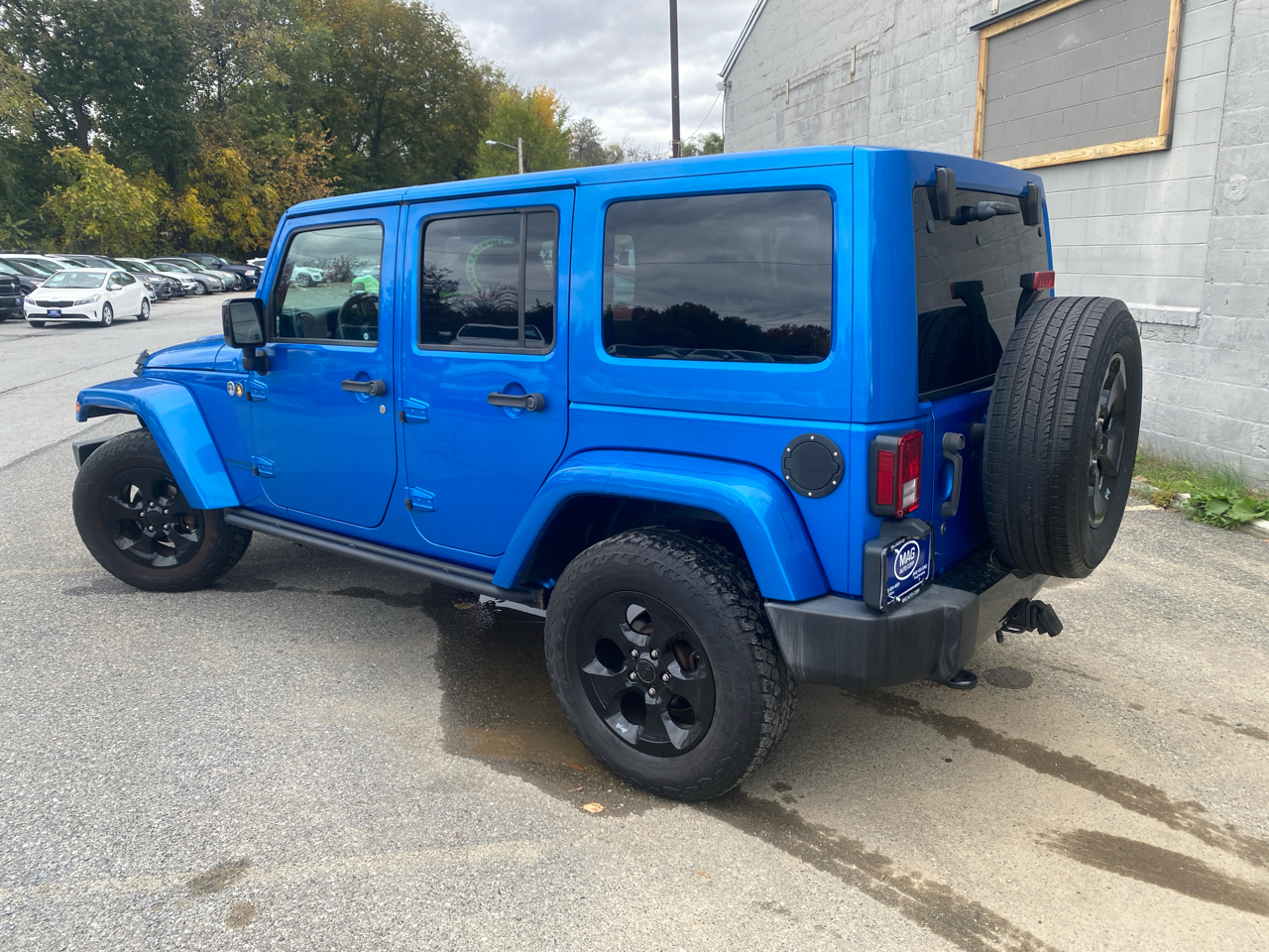 Jeep Wrangler Unlimited Sahara 4WD 2015 Jeep Wrangler Unlimited Sahara 4WD 2015