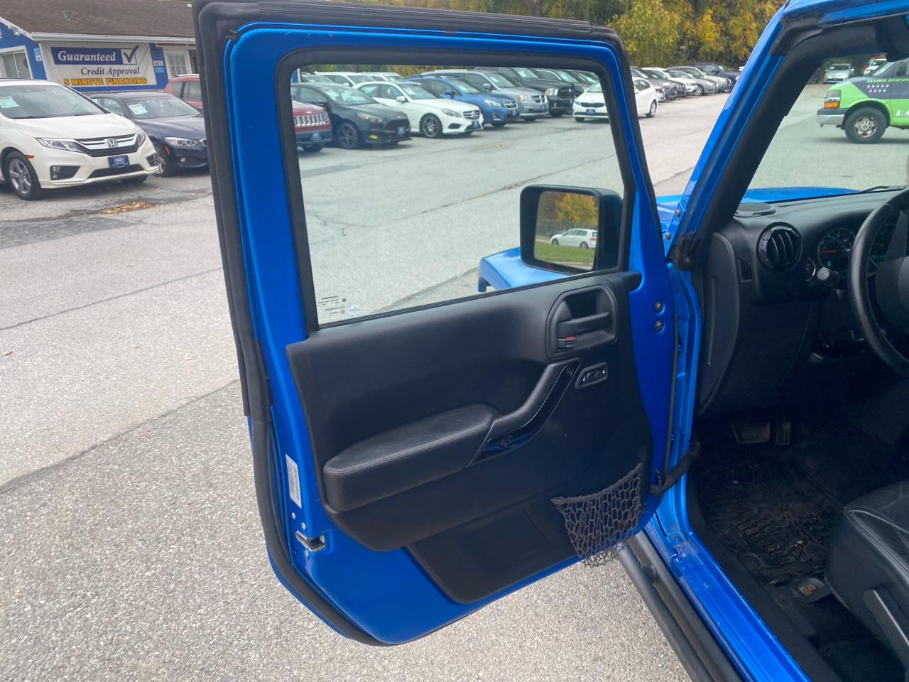 Jeep Wrangler Unlimited Sahara 4WD 2015 Jeep Wrangler Unlimited Sahara 4WD 2015