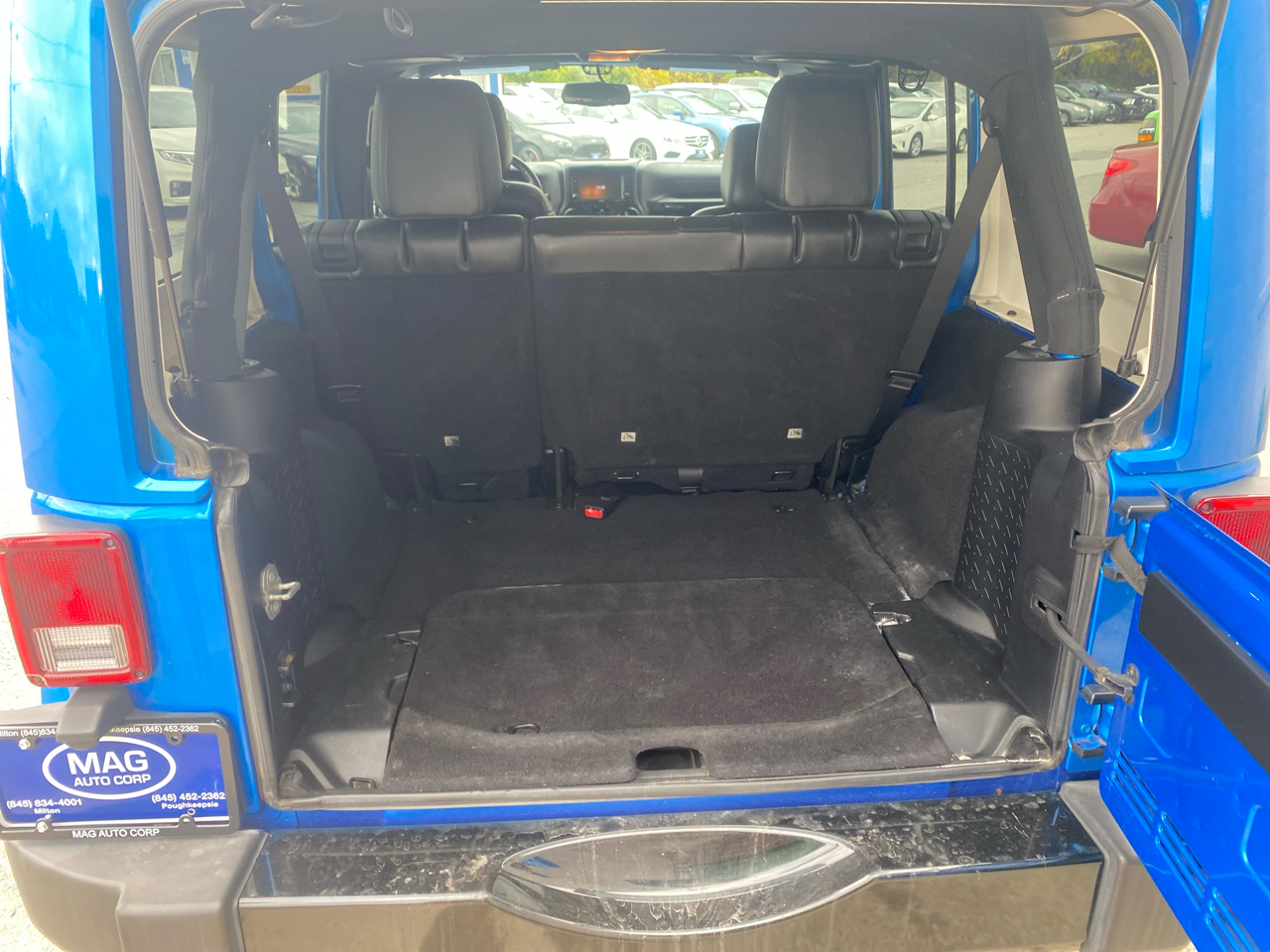 Jeep Wrangler Unlimited Sahara 4WD 2015 Jeep Wrangler Unlimited Sahara 4WD 2015