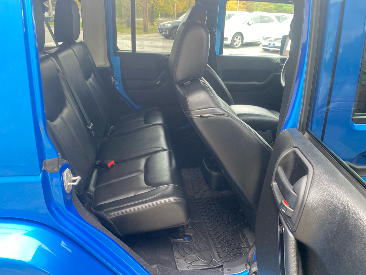 Jeep Wrangler Unlimited Sahara 4WD 2015 Jeep Wrangler Unlimited Sahara 4WD 2015