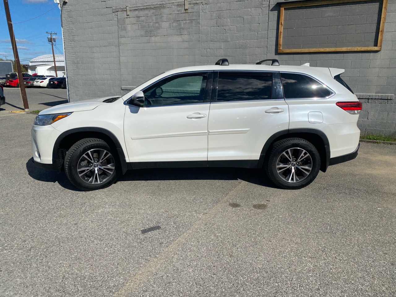 Toyota Highlander LE Plus AWD V6 2019 Toyota Highlander LE Plus AWD V6 2019