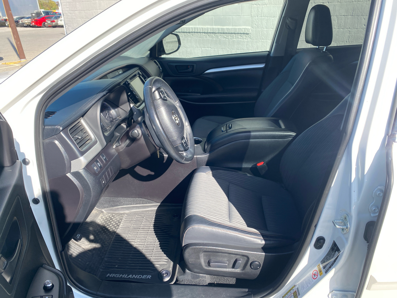 Toyota Highlander LE Plus AWD V6 2019 Toyota Highlander LE Plus AWD V6 2019