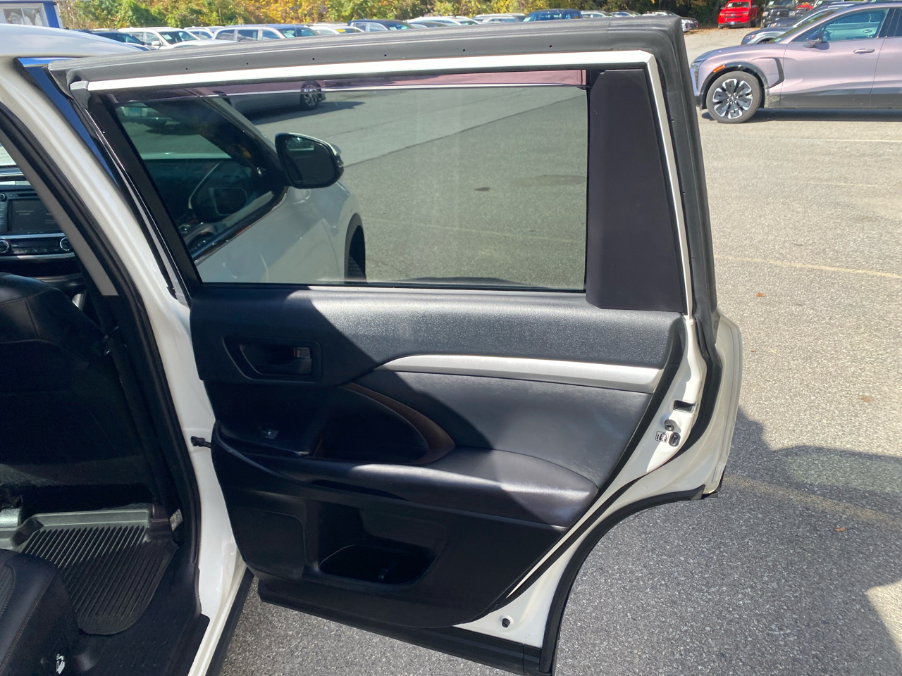 Toyota Highlander LE Plus AWD V6 2019 Toyota Highlander LE Plus AWD V6 2019