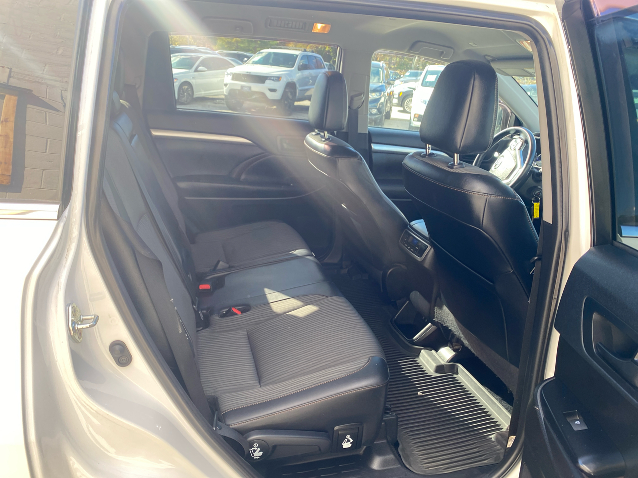 Toyota Highlander LE Plus AWD V6 2019 Toyota Highlander LE Plus AWD V6 2019