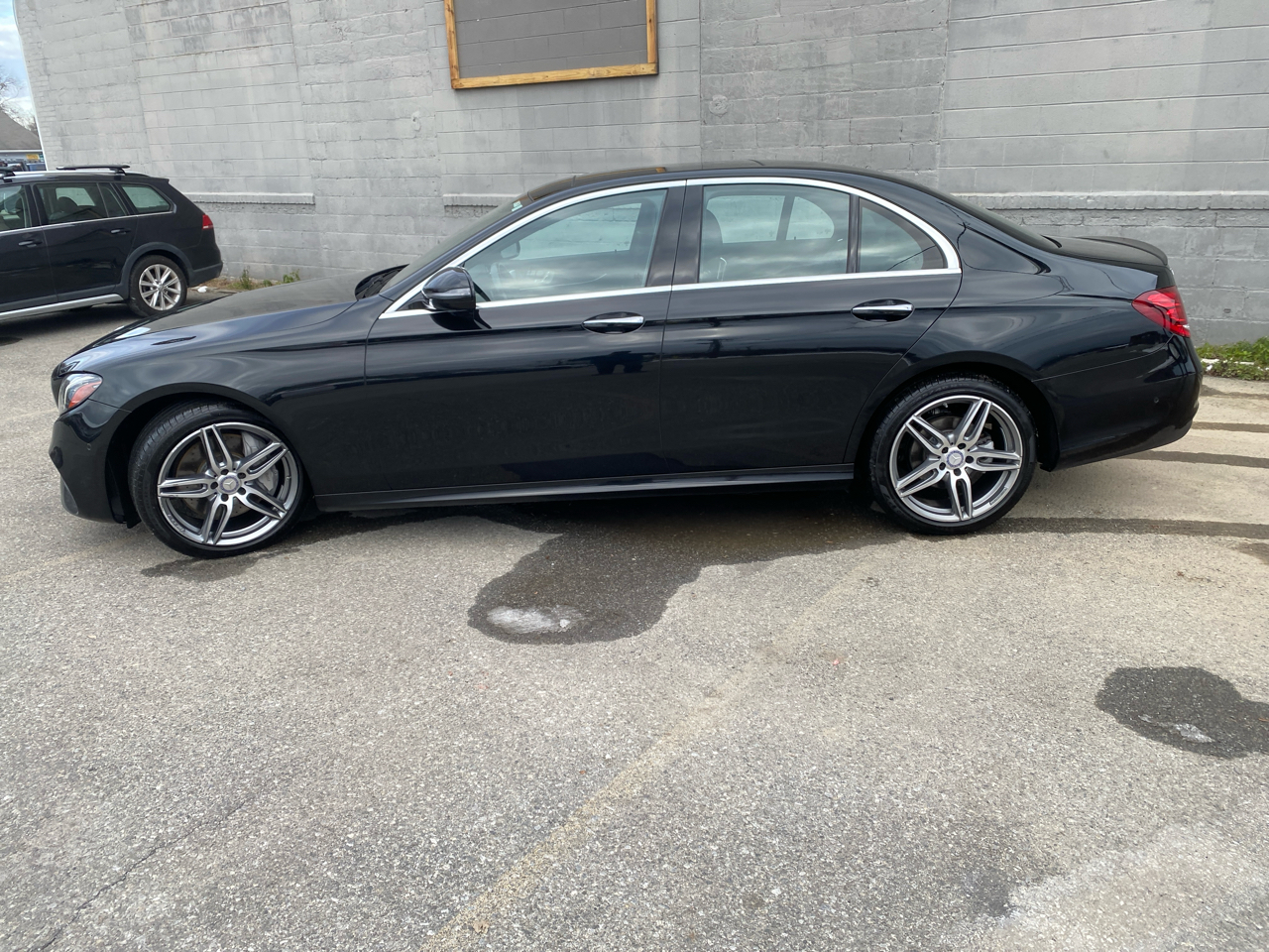 Mercedes-Benz E-Class E300 Luxury 4MATIC Sedan 2017