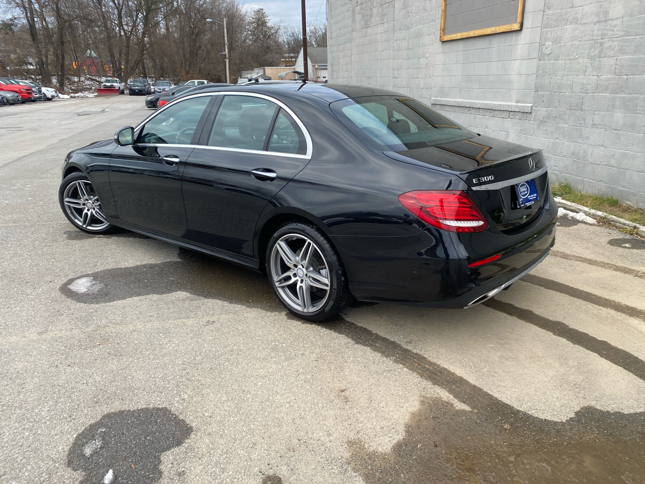 Mercedes-Benz E-Class E300 Luxury 4MATIC Sedan 2017