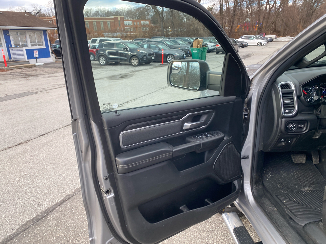 RAM 1500 Big Horn Crew Cab SWB 4WD 2019