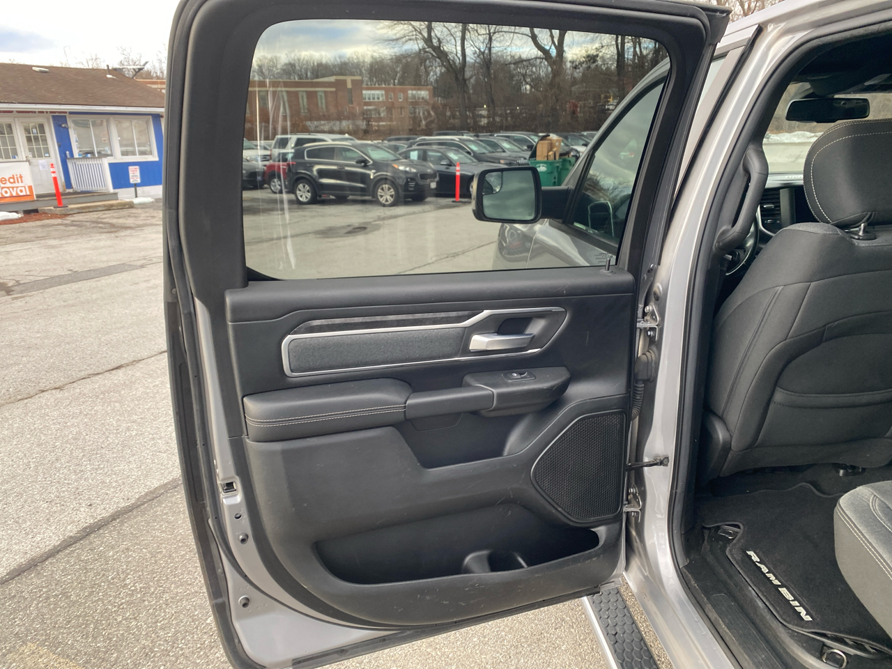 RAM 1500 Big Horn Crew Cab SWB 4WD 2019