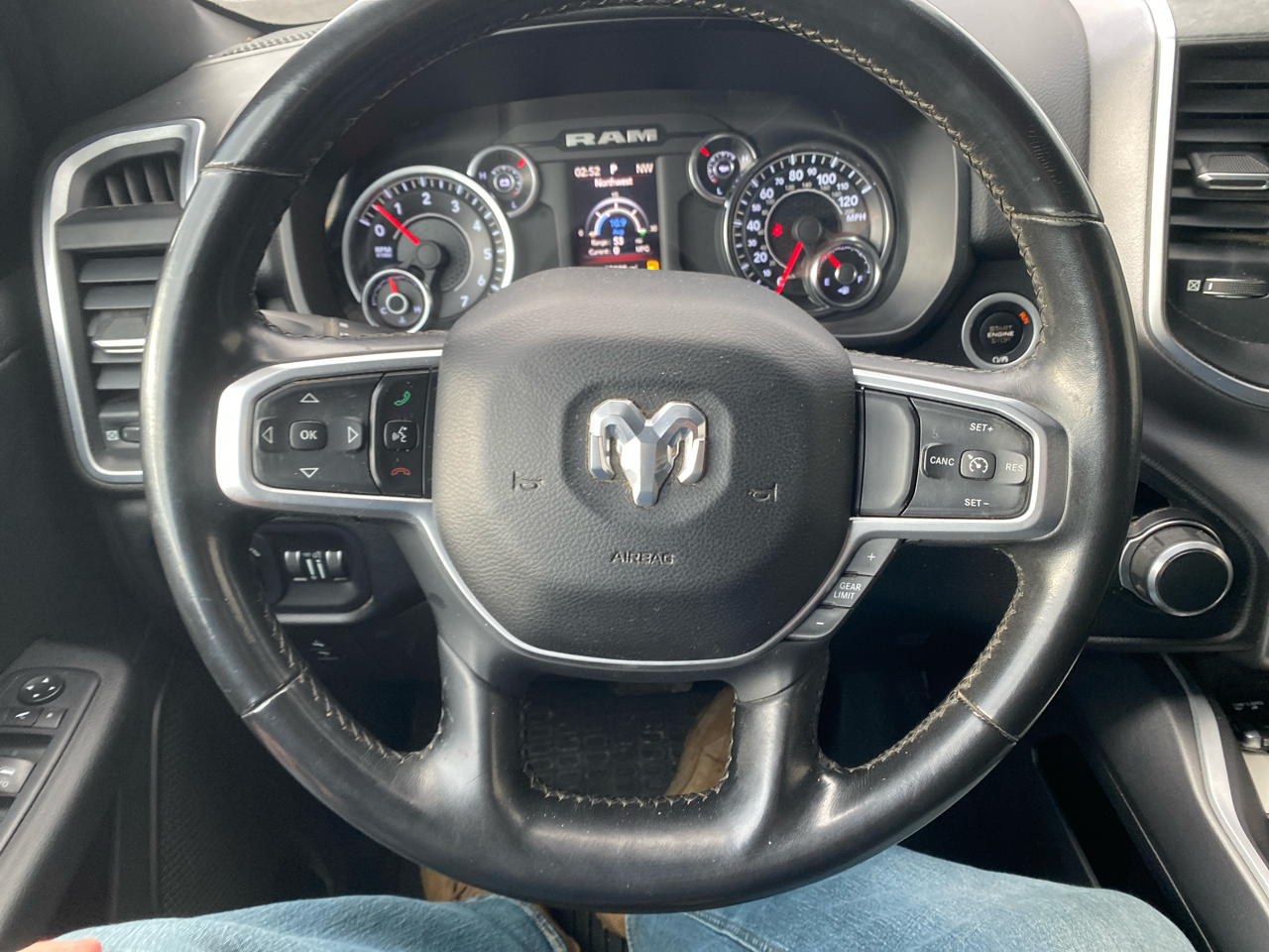 RAM 1500 Big Horn Crew Cab SWB 4WD 2019