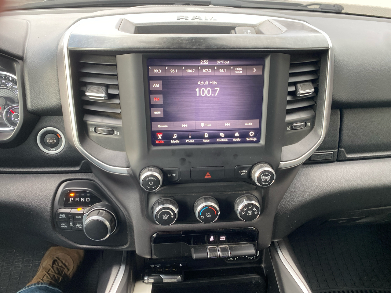 RAM 1500 Big Horn Crew Cab SWB 4WD 2019