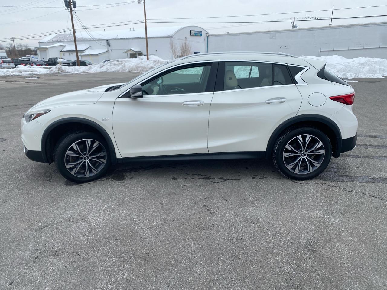Infiniti QX30 Luxury AWD 2018