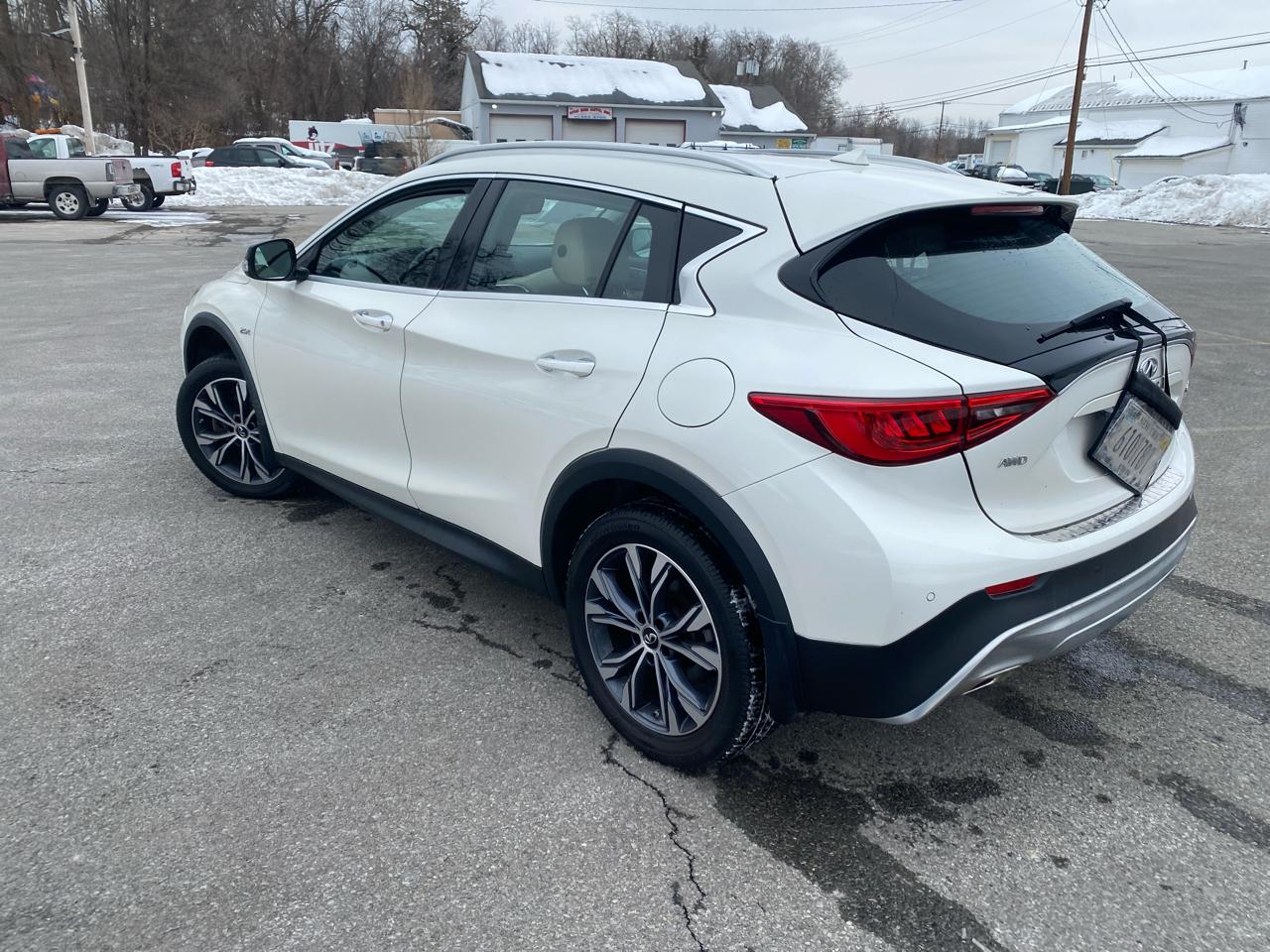 Infiniti QX30 Luxury AWD 2018