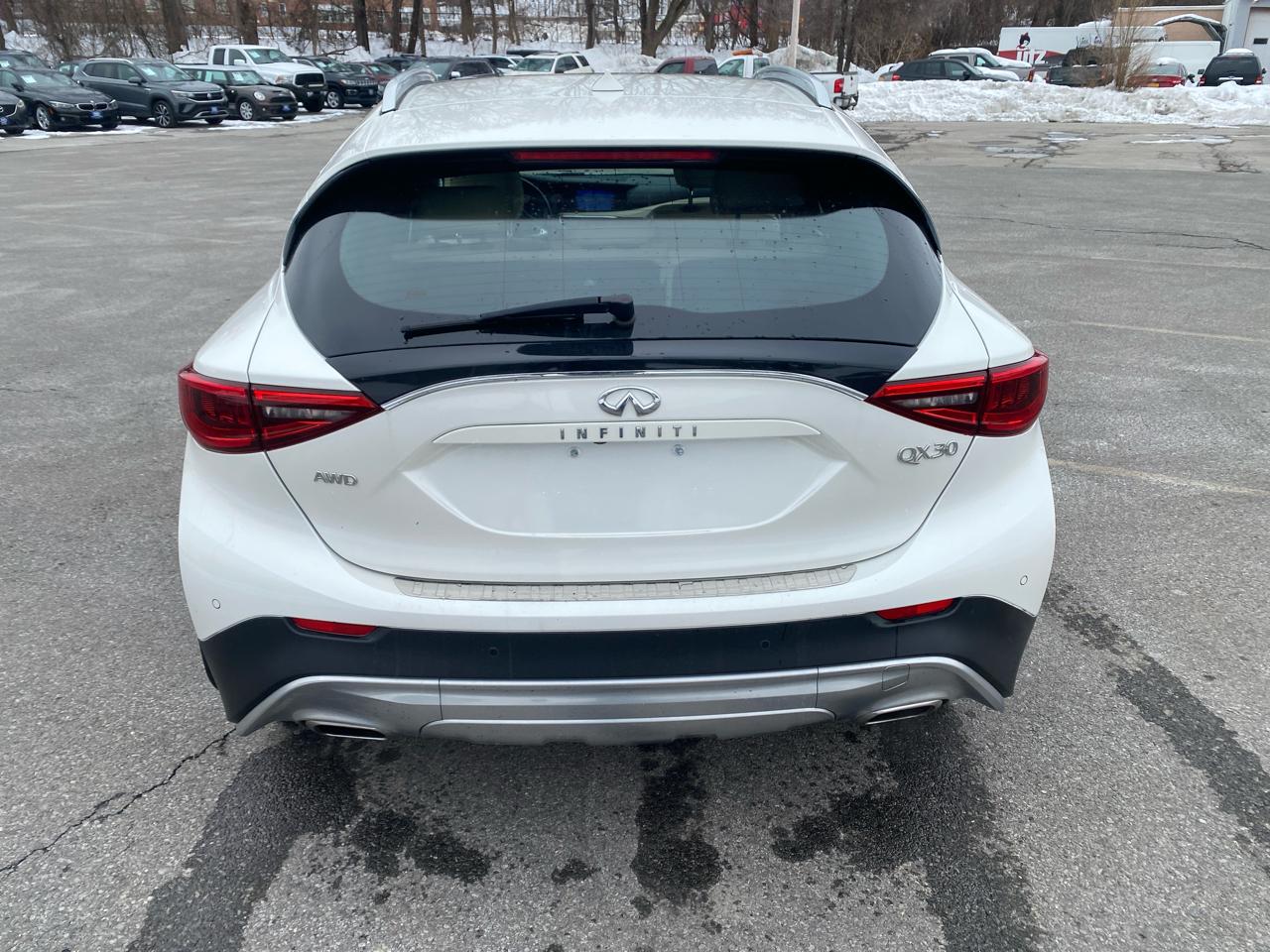 Infiniti QX30 Luxury AWD 2018