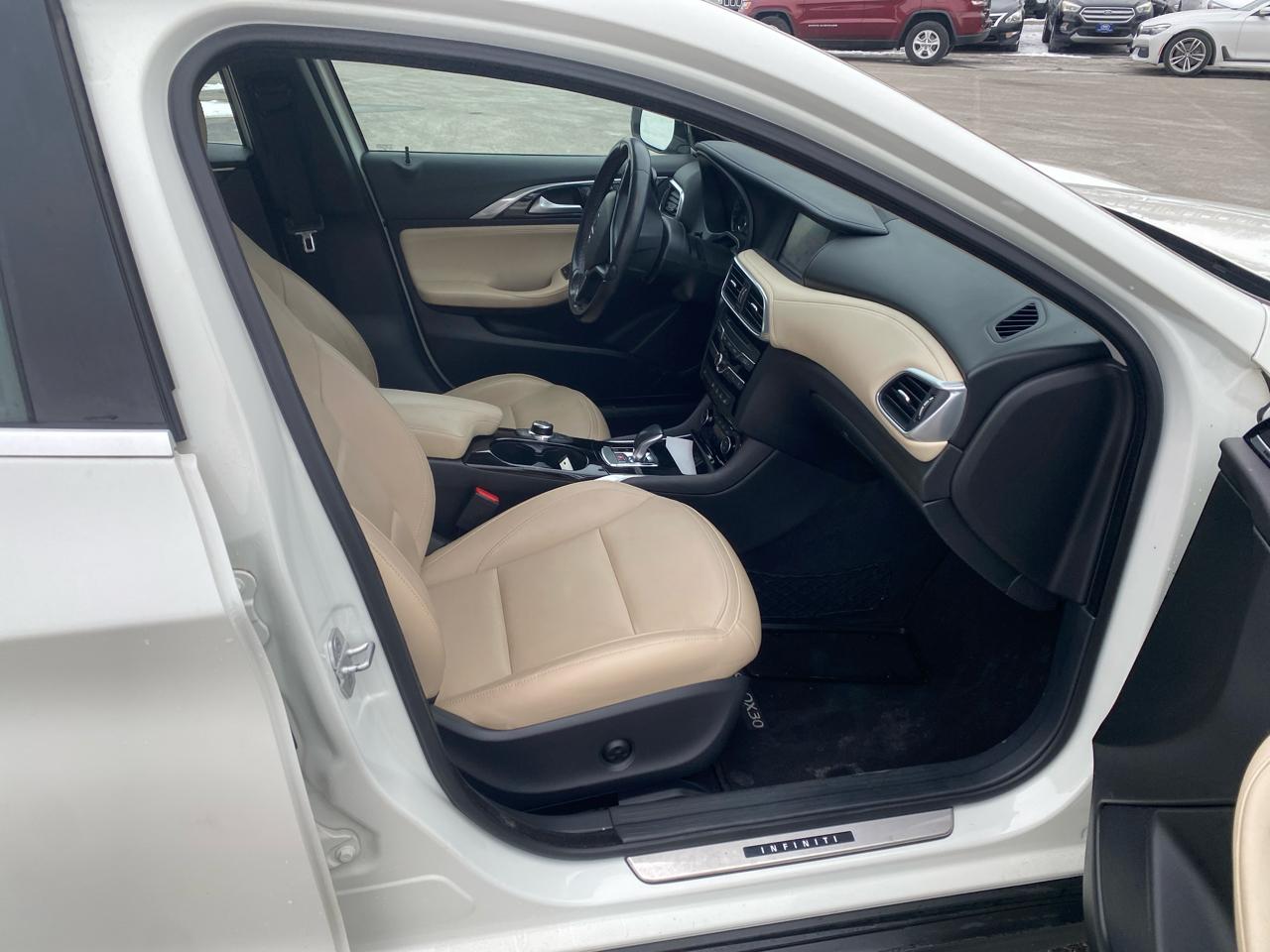 Infiniti QX30 Luxury AWD 2018