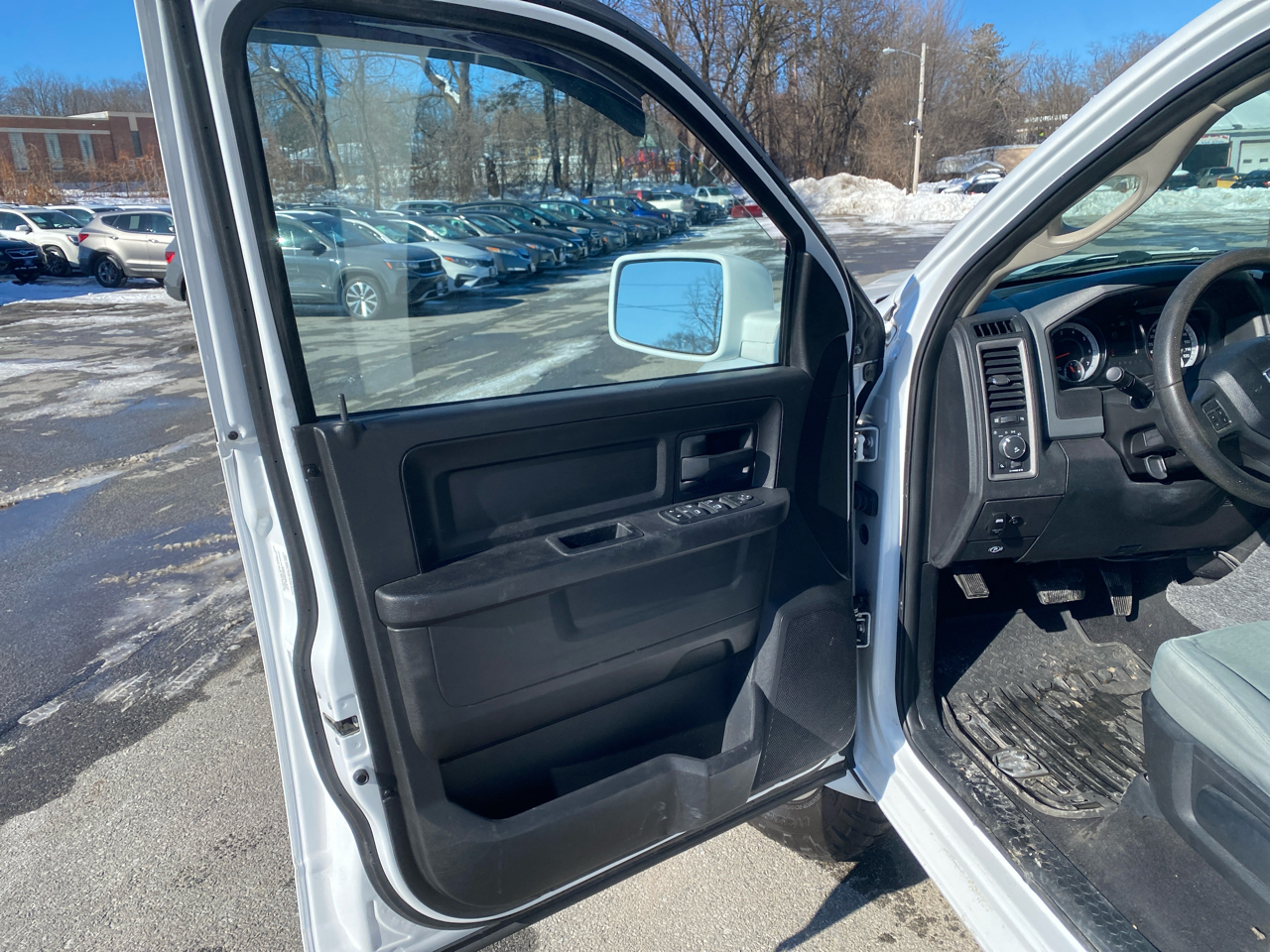 RAM 1500 Tradesman Quad Cab 4WD 2014